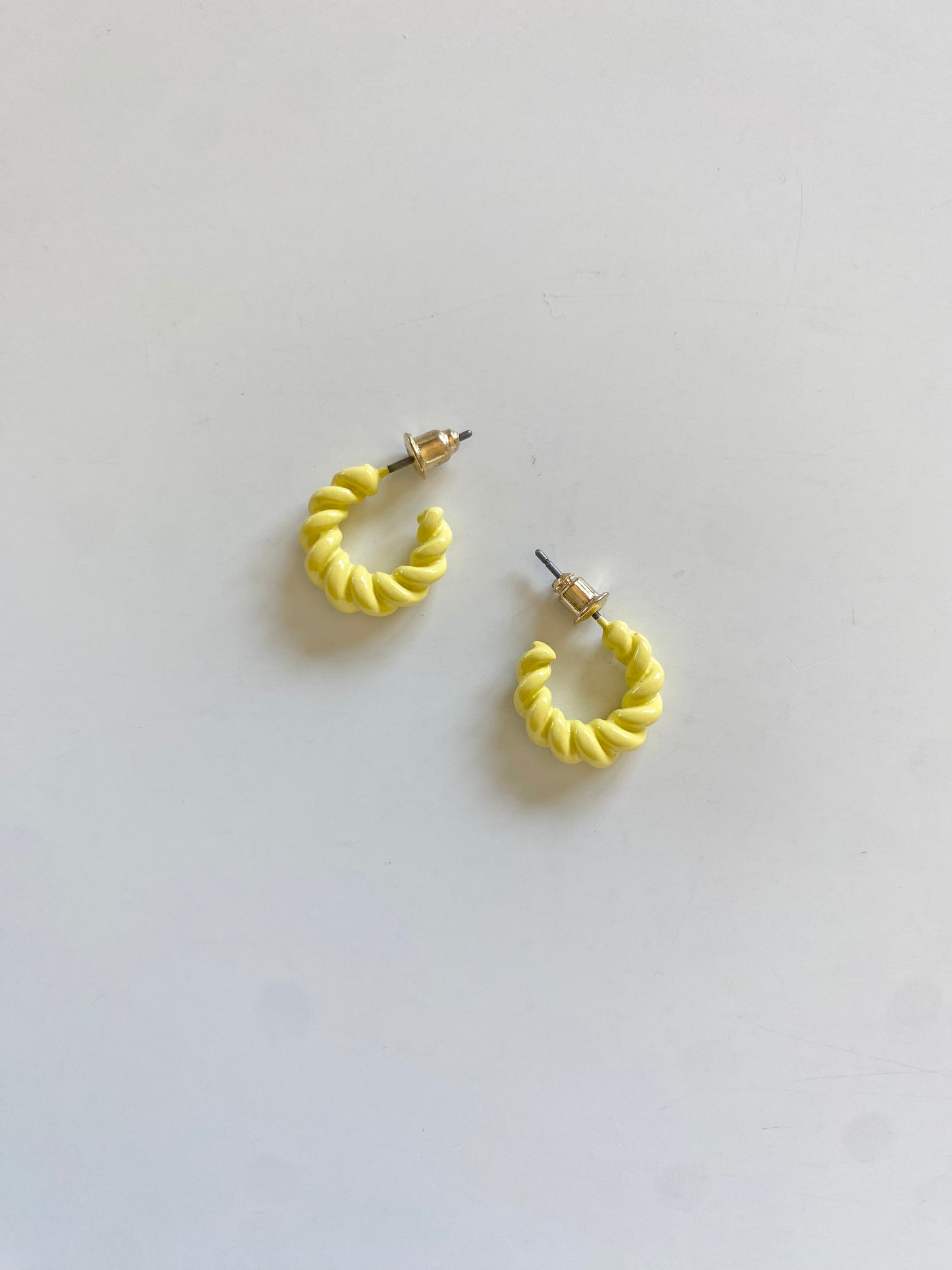 Mini hoop earring